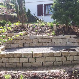 Müller Garten- und Landschaftsbau: Weitere Gestaltungsmöglichkeiten aus Naturstein