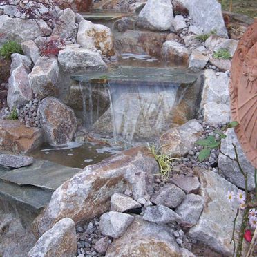 Wasserspiele, Ouellsteine, Bachläufe